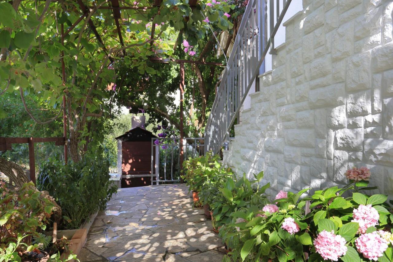 Apartments By The Sea Okrug Gornji, Ciovo - 1069 Trogir Exterior foto